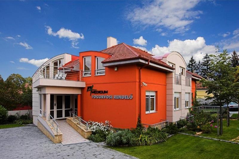 Promedicum Panzio Hotel Veszprém Eksteriør billede