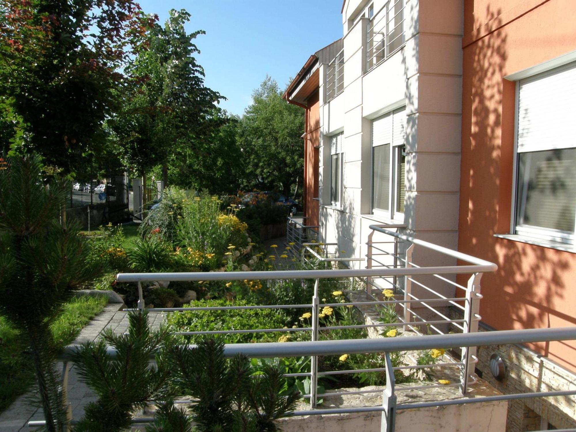 Promedicum Panzio Hotel Veszprém Eksteriør billede